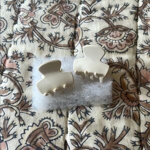 Cream Hair Claw Clips
